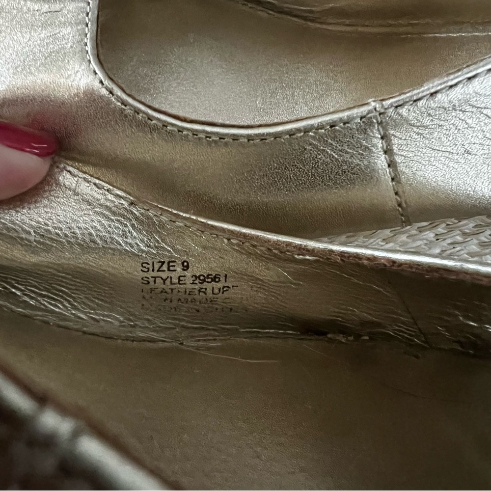 Lilly Pulitzer Gigi Wedge size 9. - Picture 6 of 8